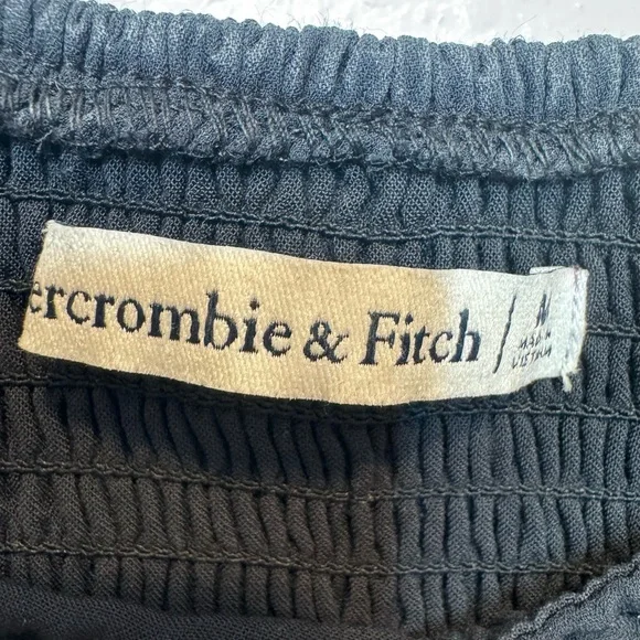 Abercrombie and Fitch Black Lace Puff Sleeve Crop Top Size Medium - Picture 3 of 4